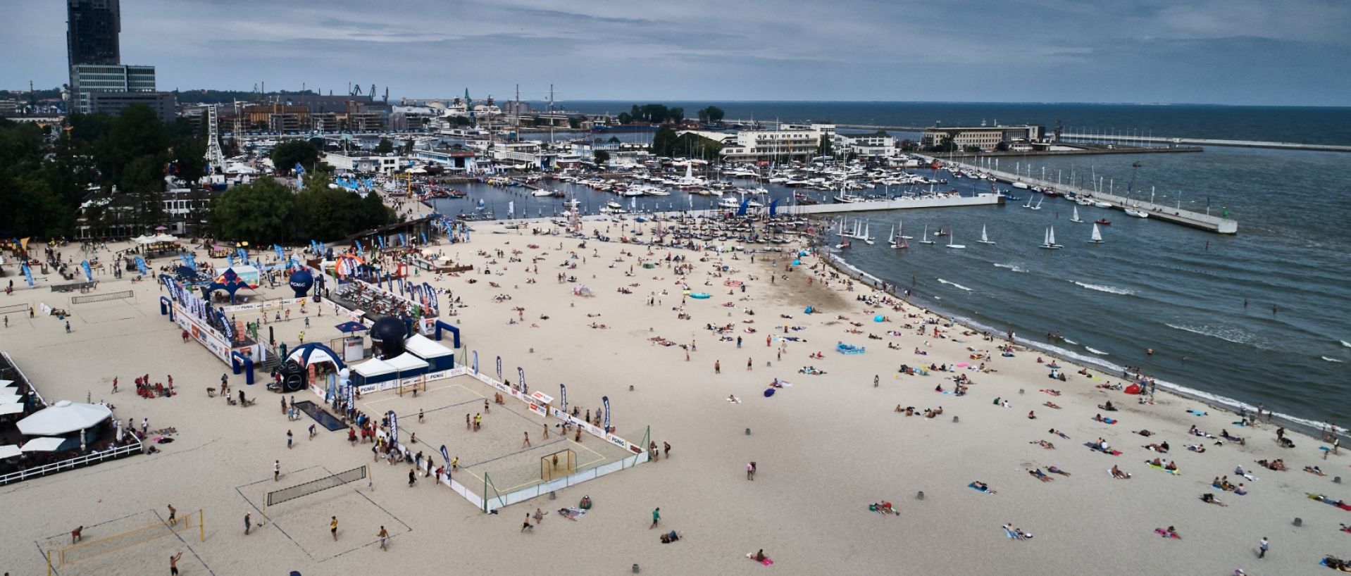 Plaża Gdynia Śródmieście z drona 
