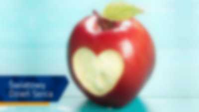 Jabłko z uciętą skórą w kształcie serca