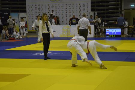 Zawodnicy walczący popdczas turnieju Judo
